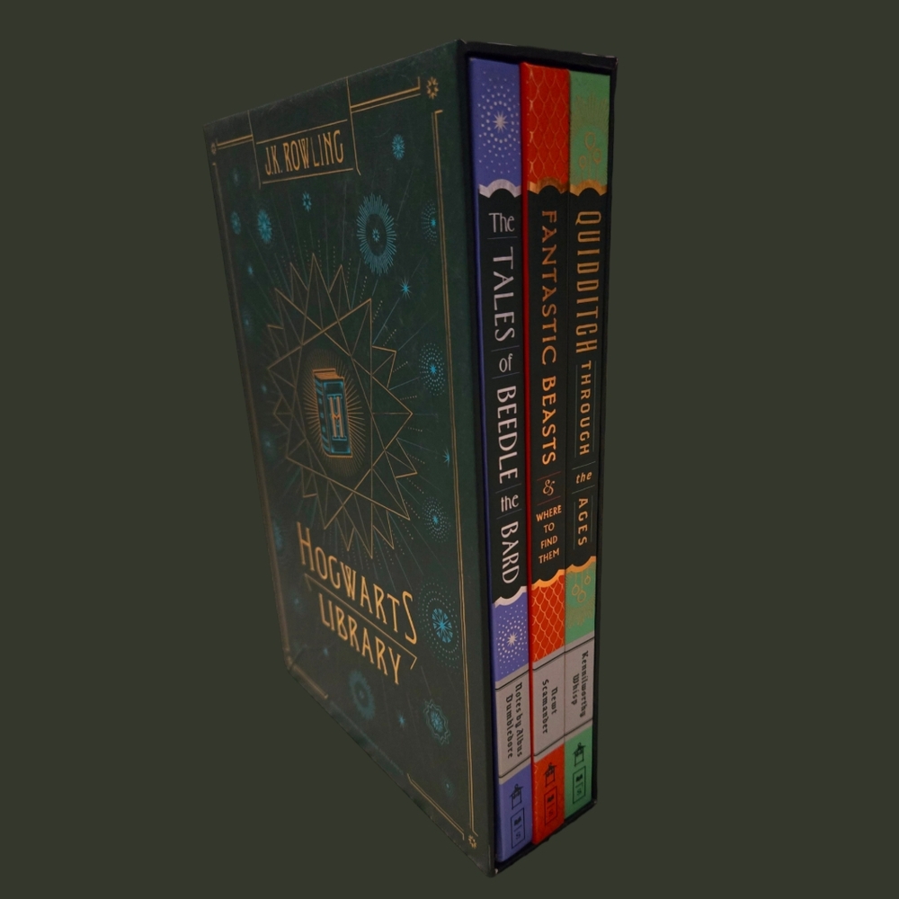 Hogwarts library tro set (2017 edition), hard cover + case.